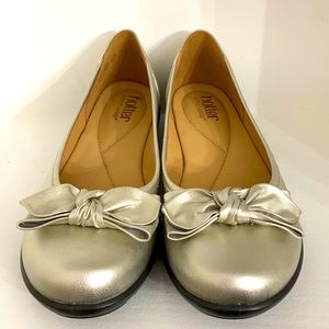 HOTTER COMFORT CONCEPT JEWEL  9.5 Silver Bow NWOT